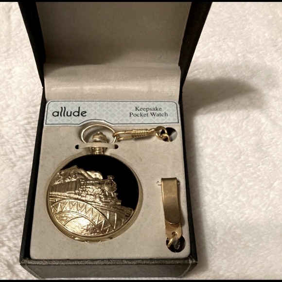 allude keepsake pocket watch